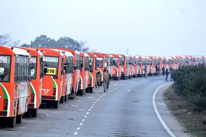 up roadways try to world record by 500 buses 