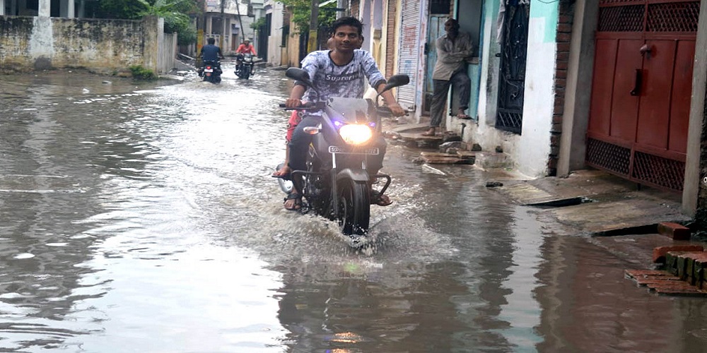 rainy waterlog in Banda