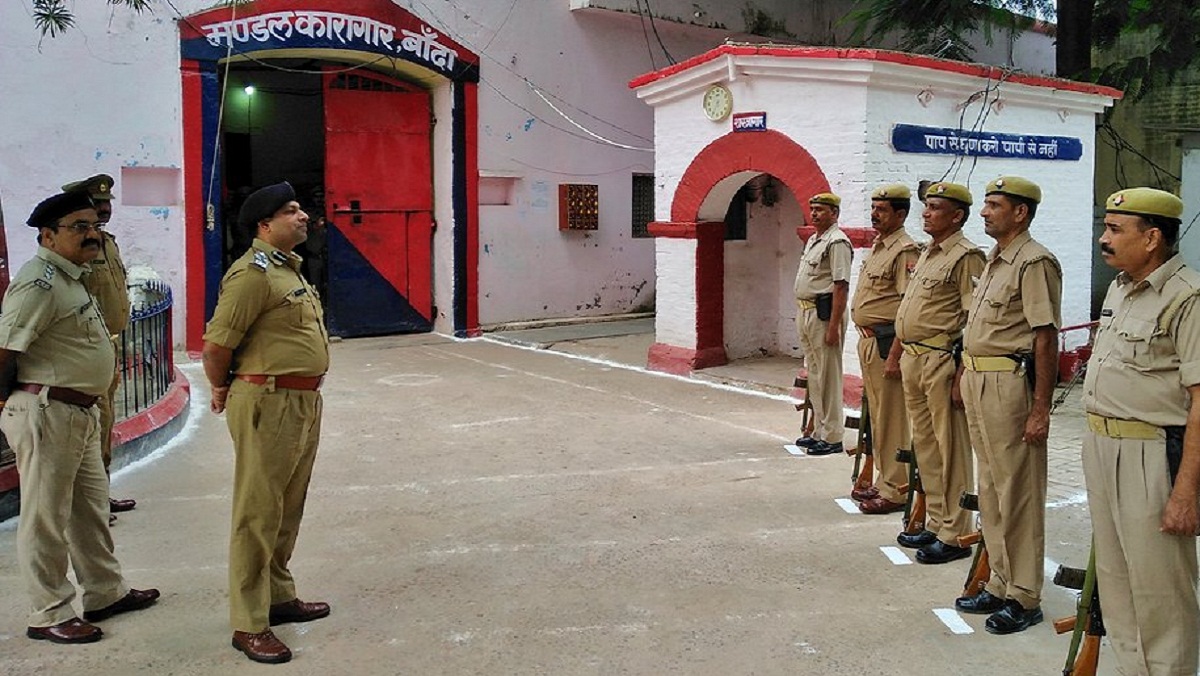 Banda DIG Deepak Kumar inspected the jail