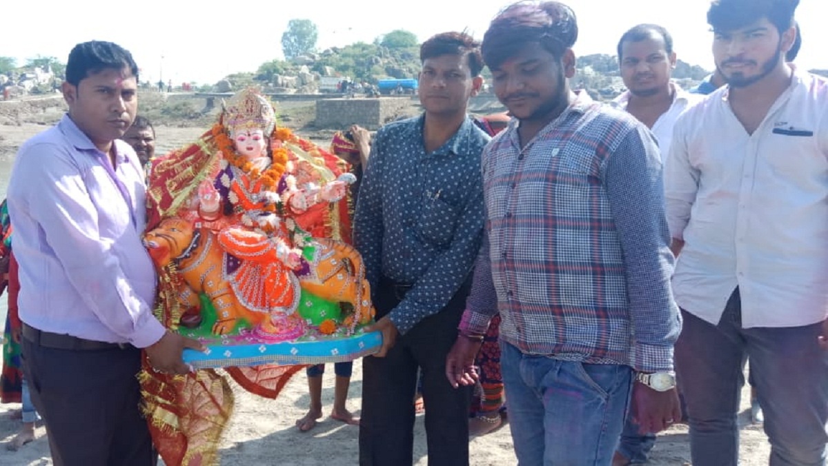 Dashehra durga puja julus devi pratima in Banda