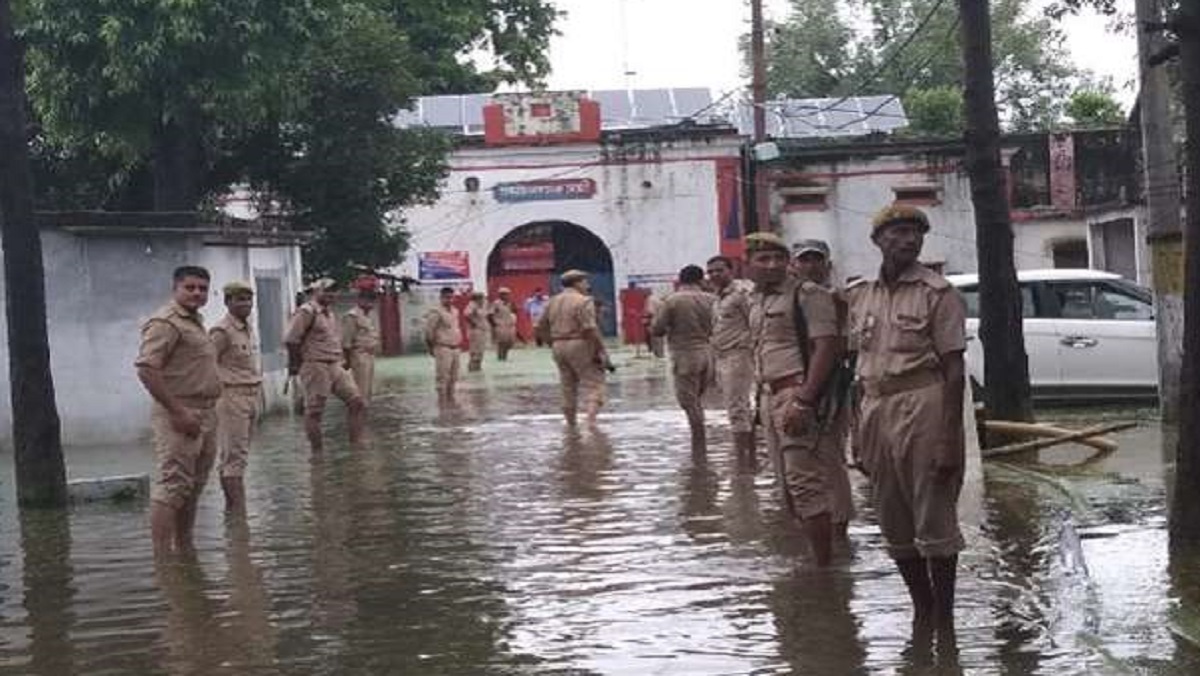 balliya jail flood water 
