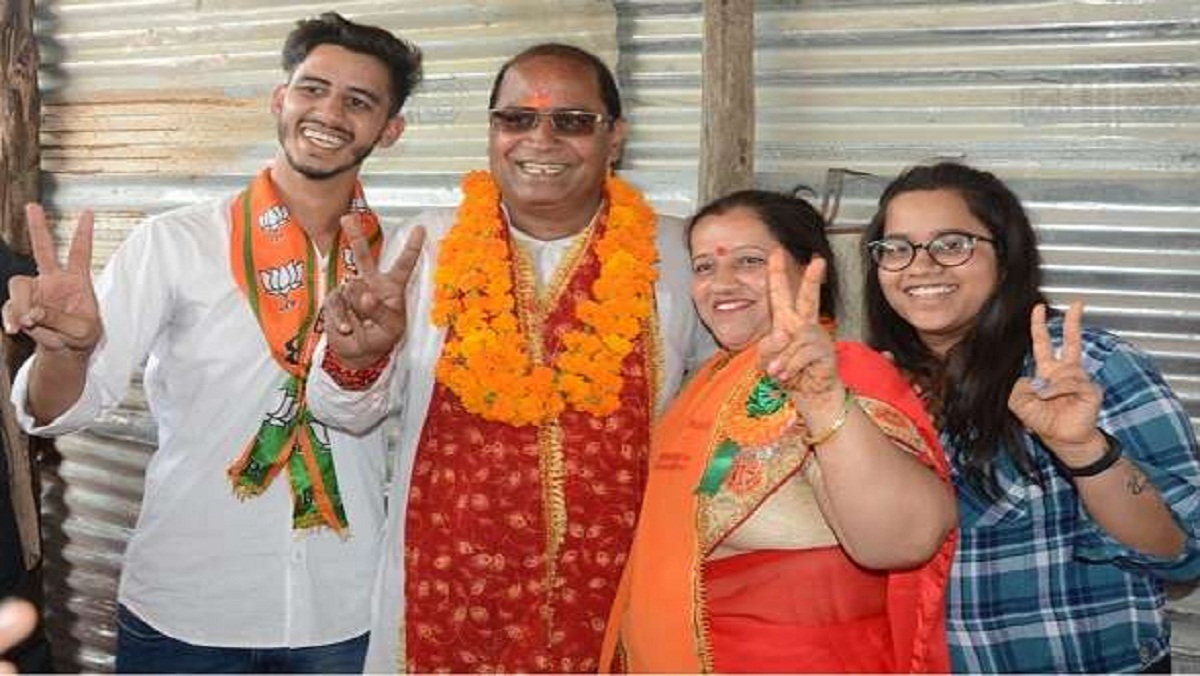 BJP's Surendra Mathani won by 20 thousand votes in Kanpur elections