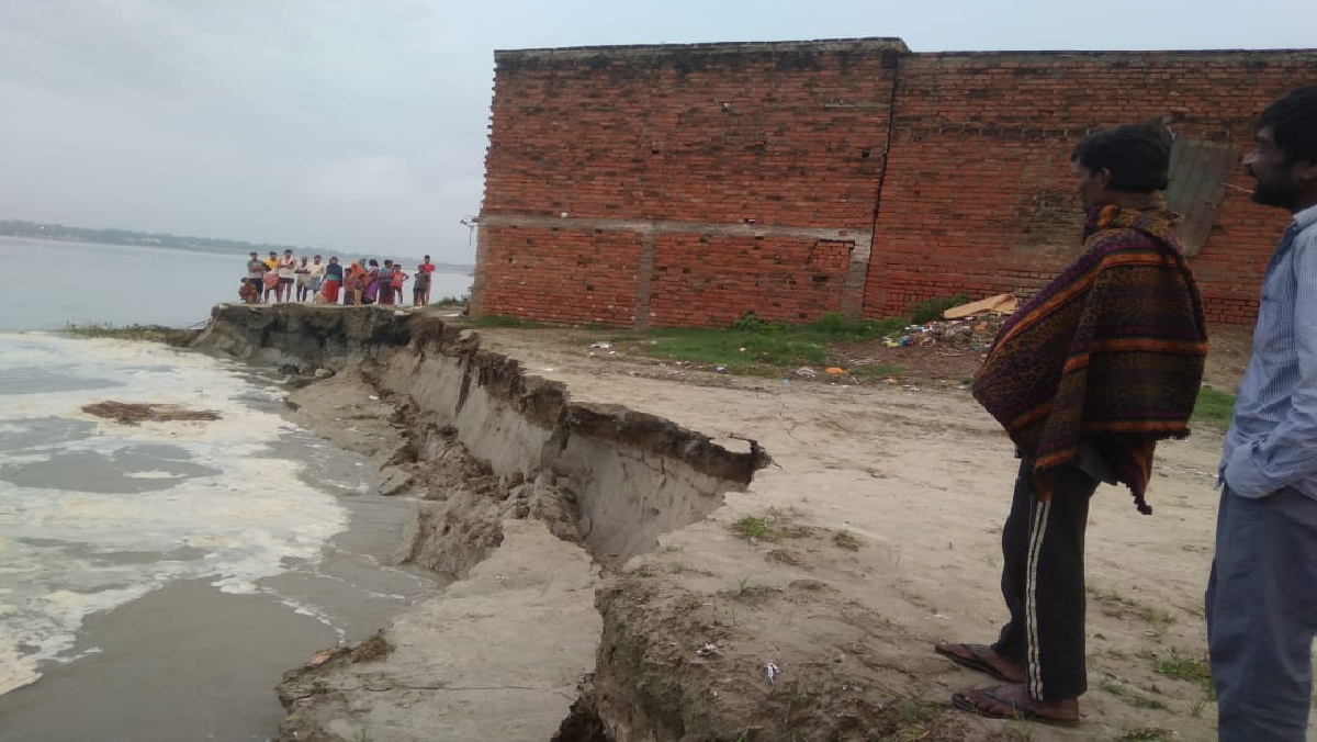 Pucca house collapsed in Ganga in Unnao