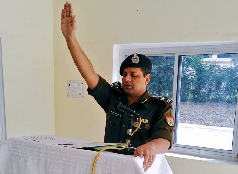 Banda DIG Deepak Kumar administered the oath of national integrity to the jawans