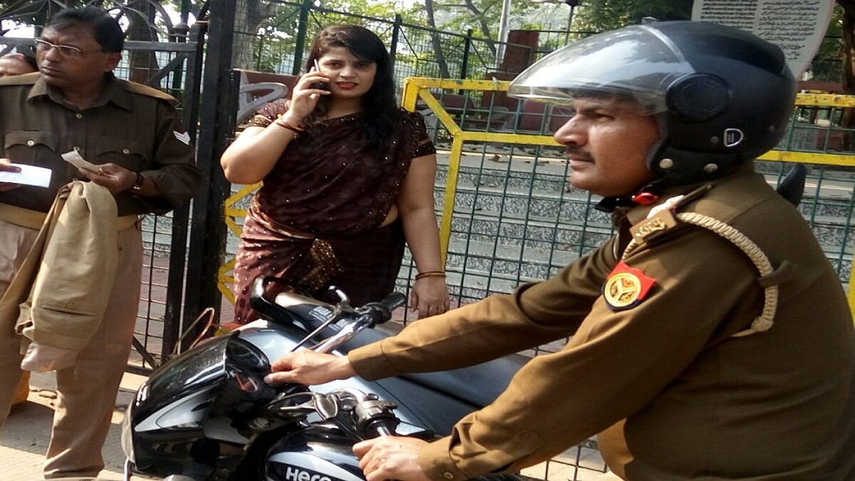 Chain robbed from three women in Kanpur city