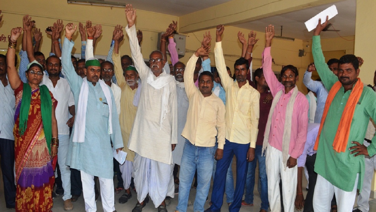 Farmers demonstrated for power crisis in Banda