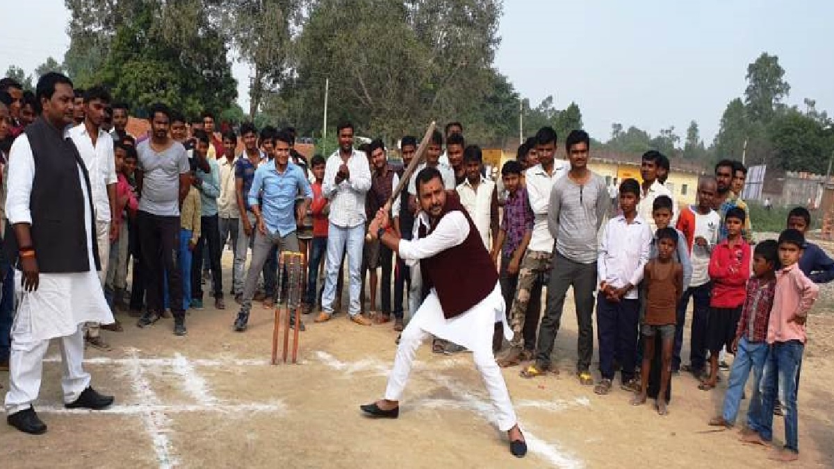 In Banda MLA Prakash Dwivedi inaugurates cricket tournament by shooting shot