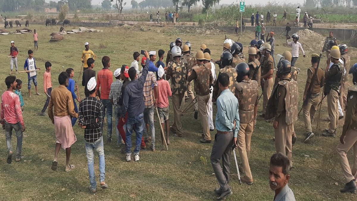 Stoning of farmers, CO and four soldiers injured in Unnao for compensation in Trans Ganga City