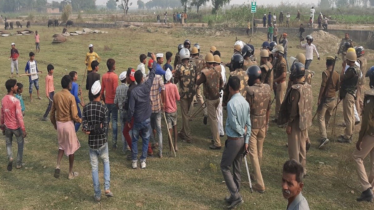 Stoning of farmers, CO and four soldiers injured in Unnao for compensation in Trans Ganga City