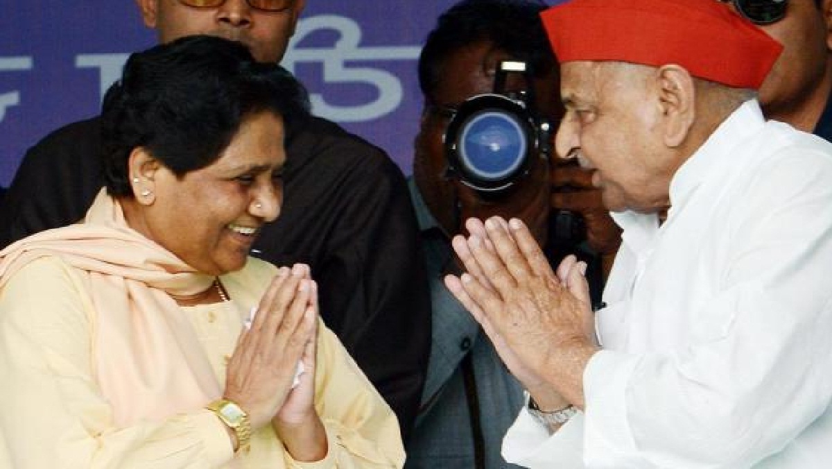 Mayawati to withdraw case against Mulayam Singh Yadav for guest house scandal