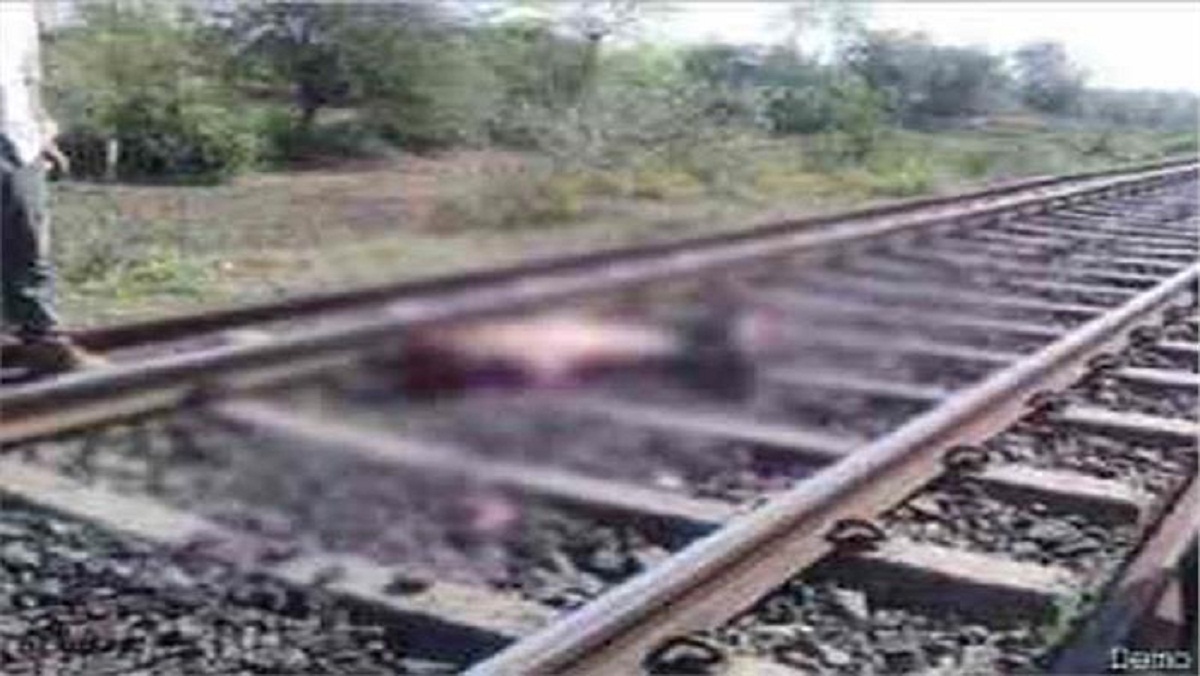 Two injured, including Lekhpal, found dead on railway track in Banda