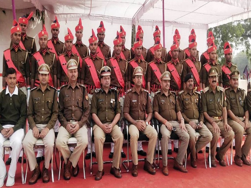 Passing out parade of policemen in Banda