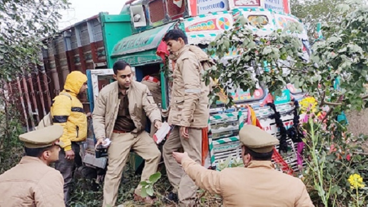 Kanpur Dehaat 5 dead, including woman and two children crushed by truck on Jhansi highway