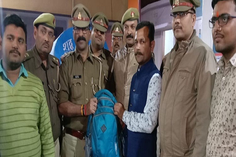 Police recovered a stolen bag in Banda