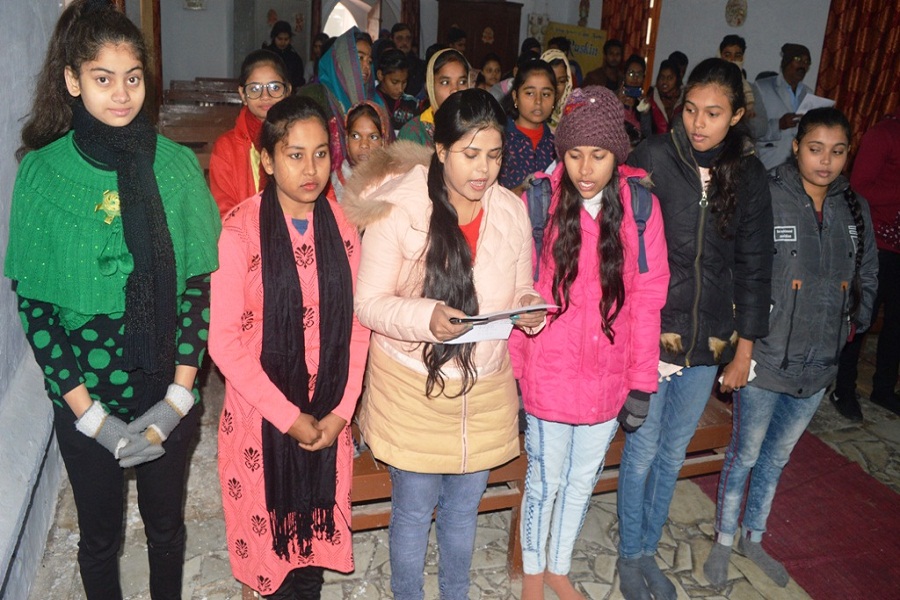 Prayers were held in the church on the occasion of Christmas Day in Banda