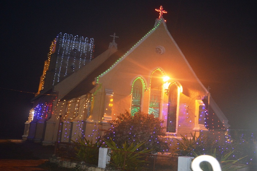 Prayers were held in the church on the occasion of Christmas Day in Banda