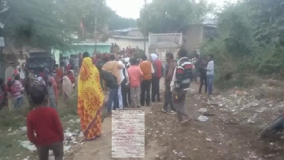 Three including two women died in an accident in Banda