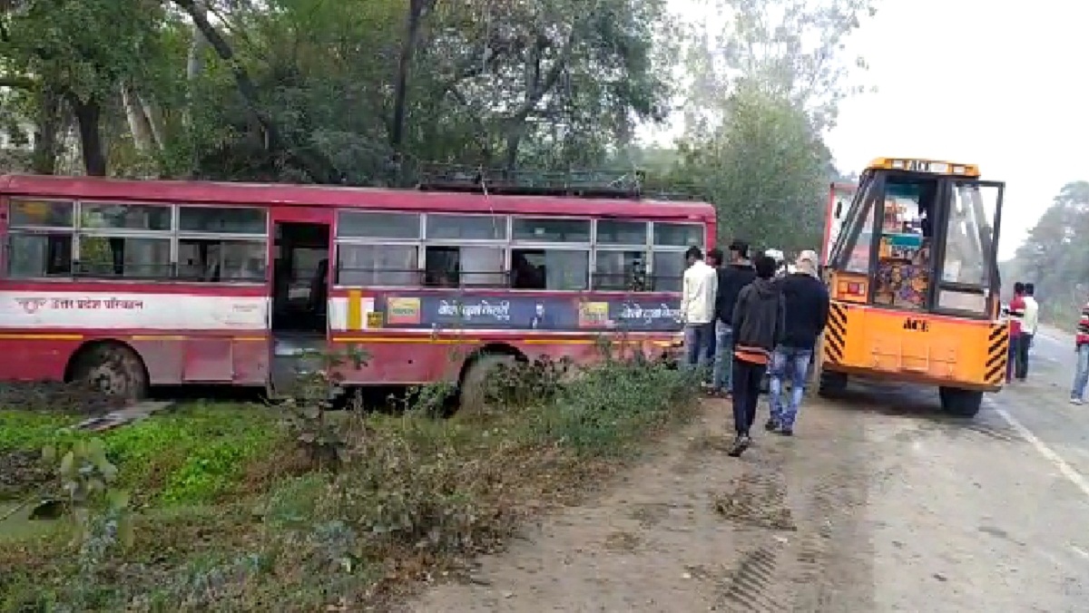 two kill in mahoba road accident