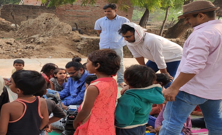 Actor Shiva Suryavanshi in the shooting scene of the film Excreta Maila