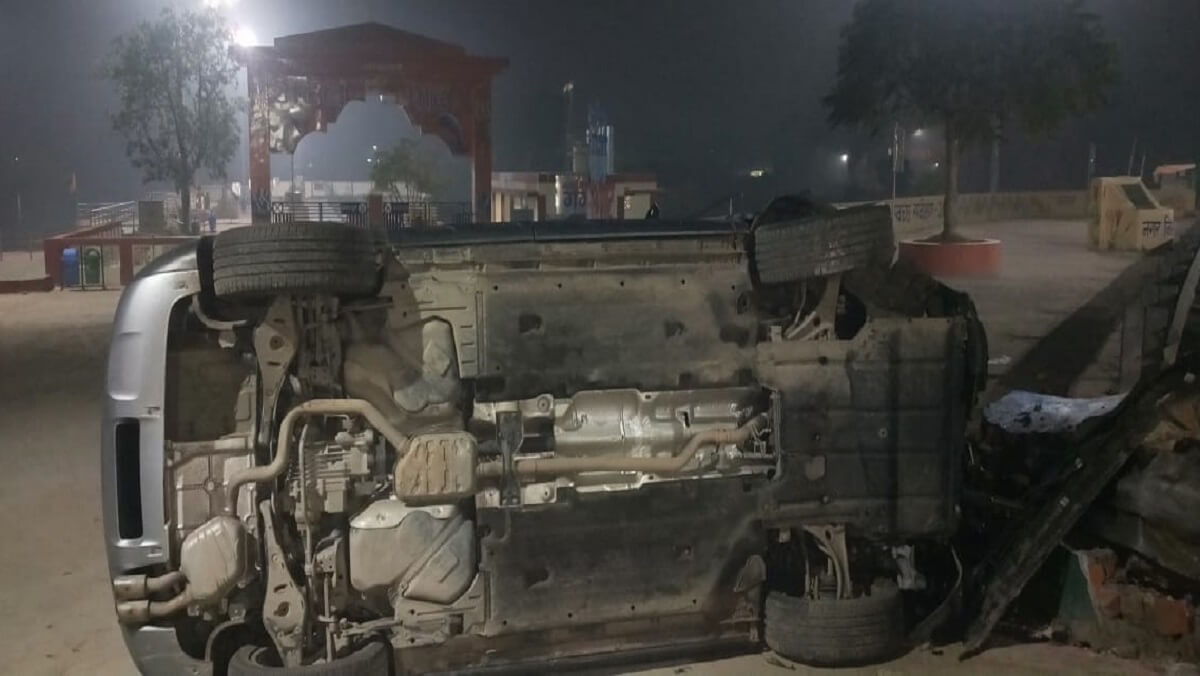 Audi car overturned after collision with divider on barrage in Kanpur, two injured