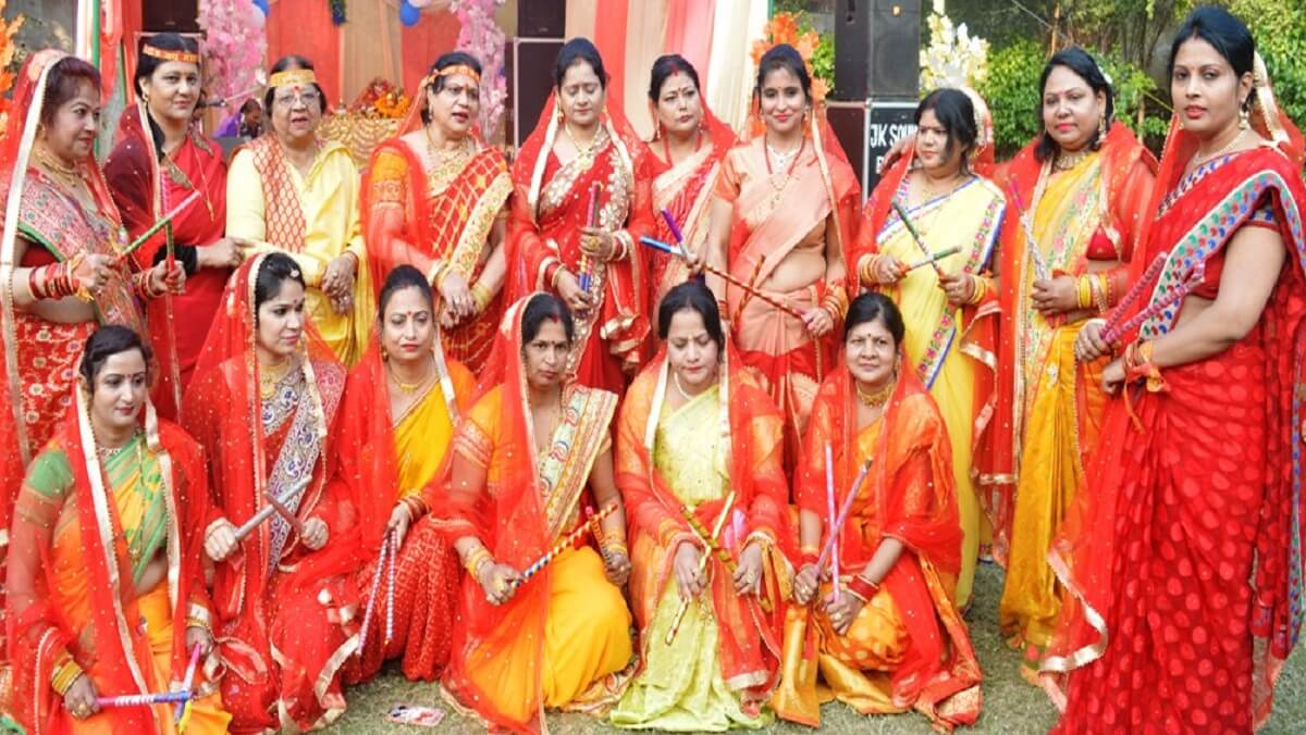 Banda mahila harper club celebrate news year with dandia-garba