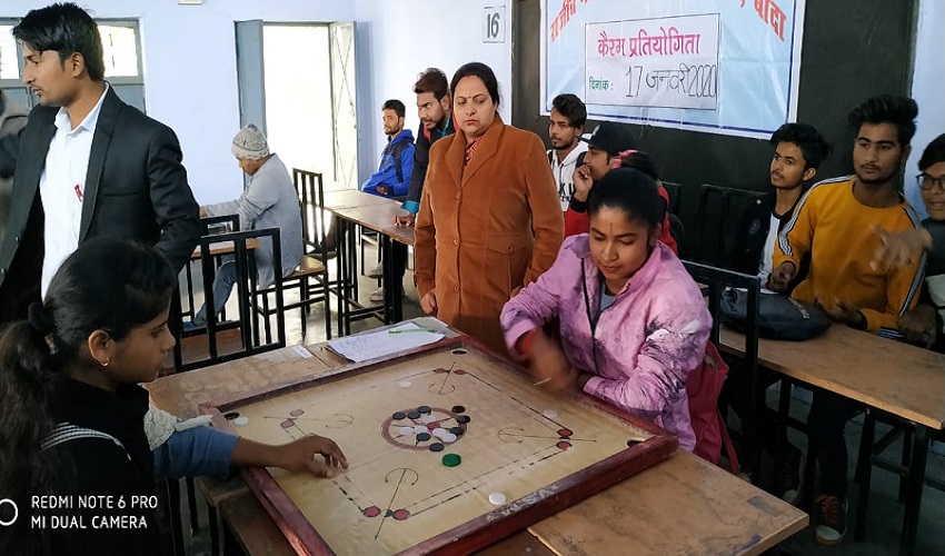 Carrom competition organized at DAV College in Banda