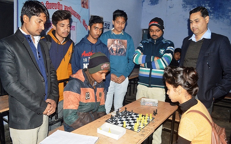 Chess tournament organized at rajiv gandhi DAV College in Banda