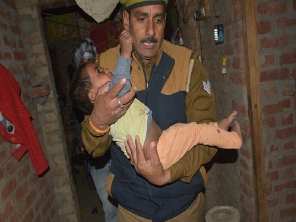 Farrukhabad children hostage badmash killed in encounter