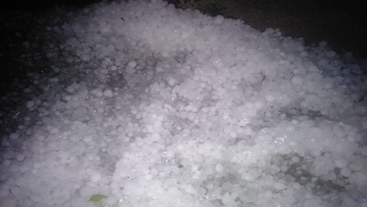 Hail fell with rain, two die due to lightning in Kanpur 