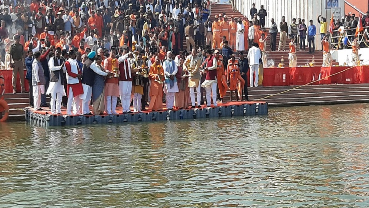 In Kanpur Chief Minister Yogi Adityanath performed Ganga Aarti in auspicious time 