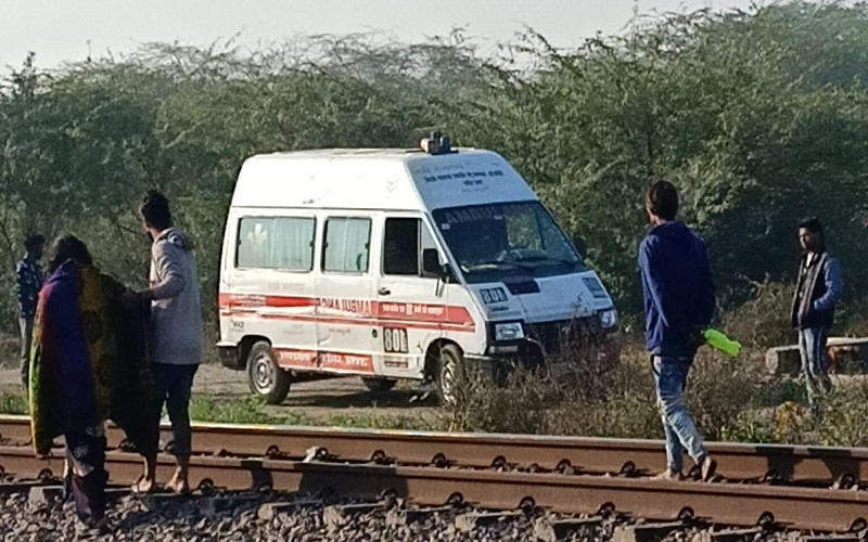 Goods train passes over a woman in Kanpur but lives saved 