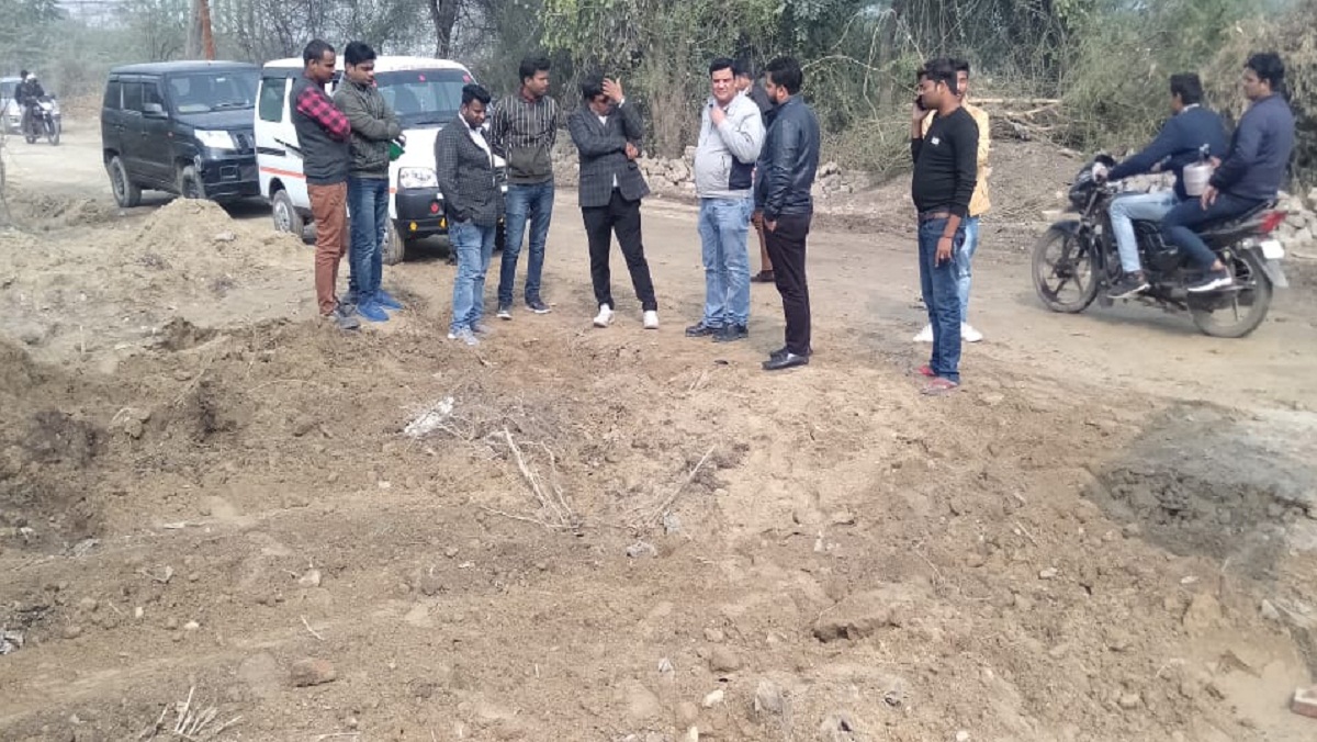 kanpur chakeri two labour buried under soul while digging