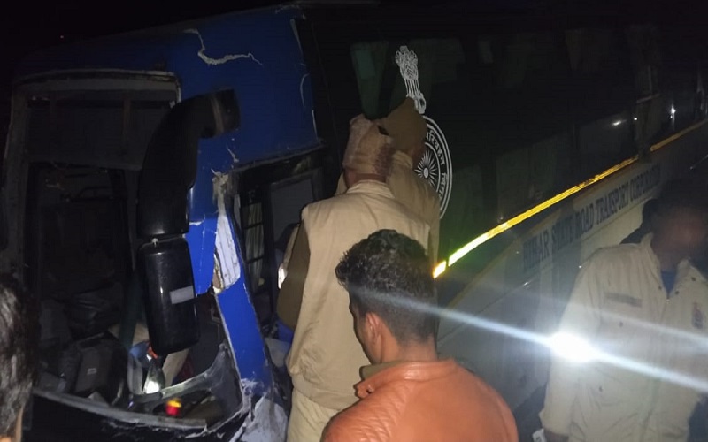 5 killed in roadways bus-SUV collision on expressway in Kanpur