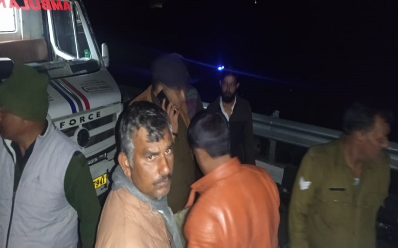 5 killed in roadways bus-SUV collision on expressway in Kanpur