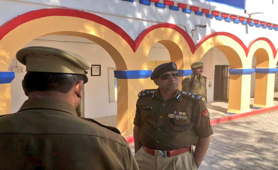 Banda DIG Deepak Kumar (IPS) inspected Naraini police station 