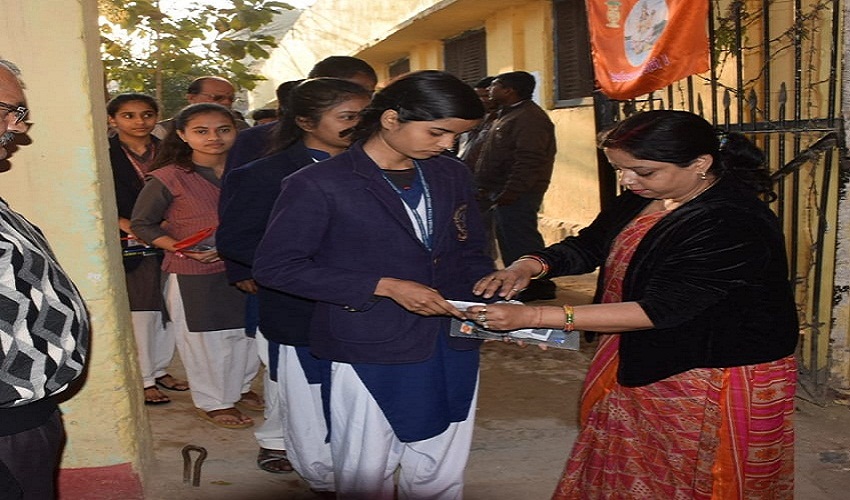 Board exam girl student in kanpur