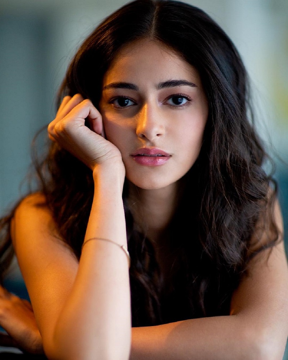 Bollywood actress Ananya pandey hot dress photo