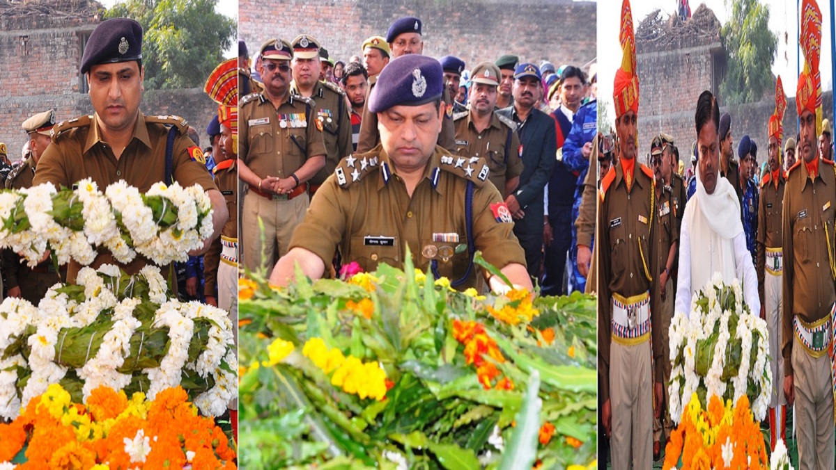 Officers pay tribute to martyr CRPF jawan in Banda