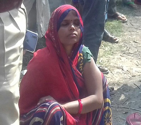 brave women in sitapur fight with criminal cut his thumb