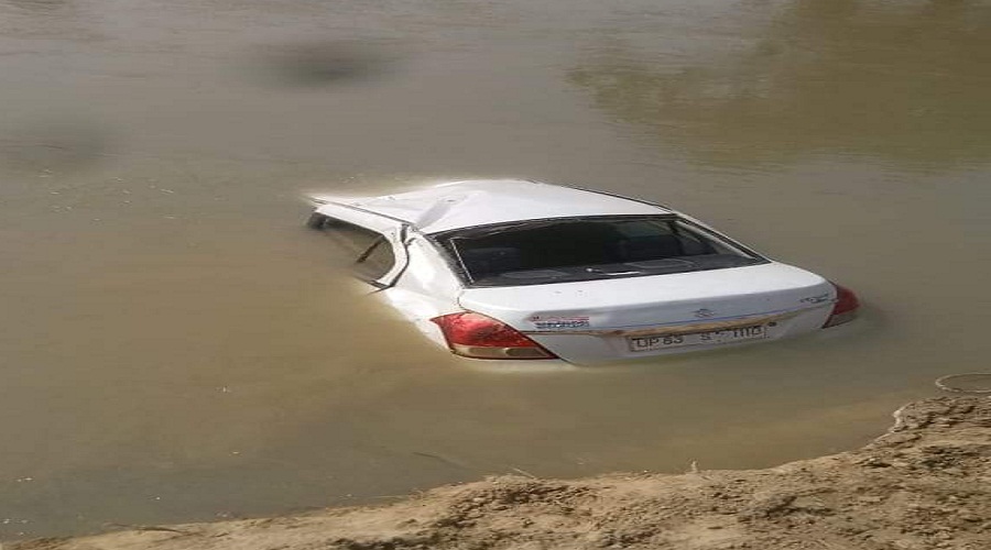car drown in canal in Kannauj 5 killed