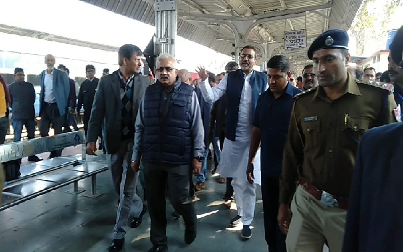 Prayagraj Railway General Manager and MP RK Singh Patel inspected Chitrakoot (Karvy) station