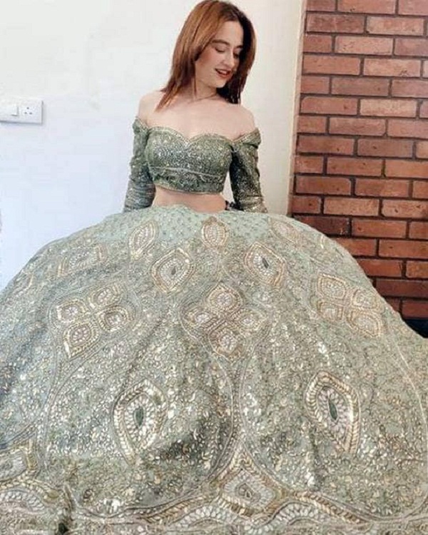 Bollywood actress Sanjida Sheikh's hot photo in lehenga