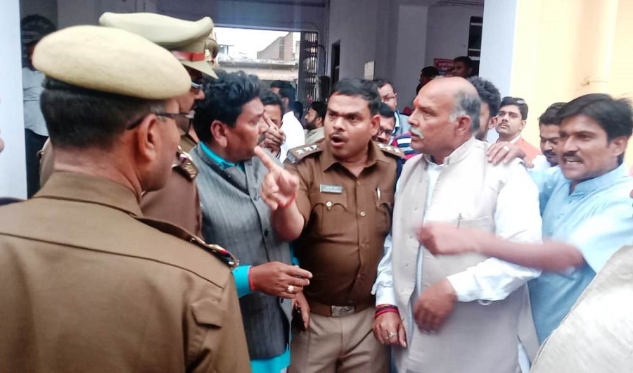 Police beat up BJP district president's Ramkesh nishad son in Banda