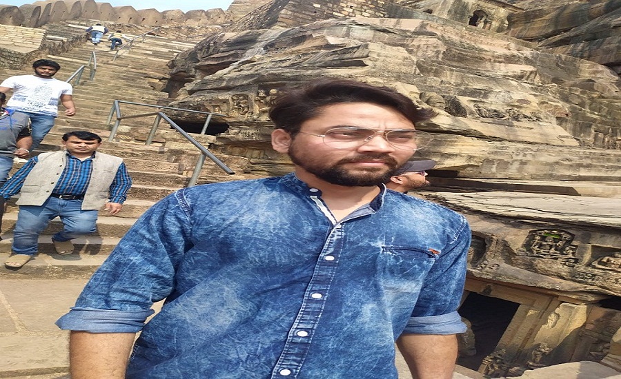 Savdhan India and Chandrakanta serial TV actor Rajeev McLay reach Band Kalinjar fort 