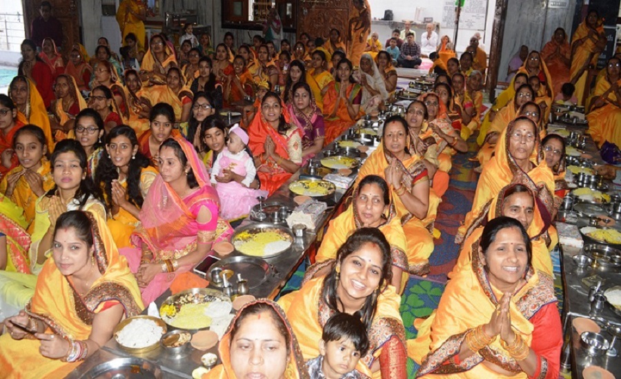 Worshiping Shrimad Vedi at Digambar Jain Temple in Banda