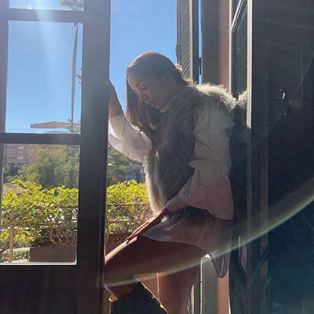 Item queen actress Malaika Arora shared throw back bold hot photo