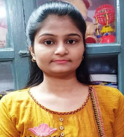 Banda's daughter Ankita Singh becomes review officer after passing UPSC exam