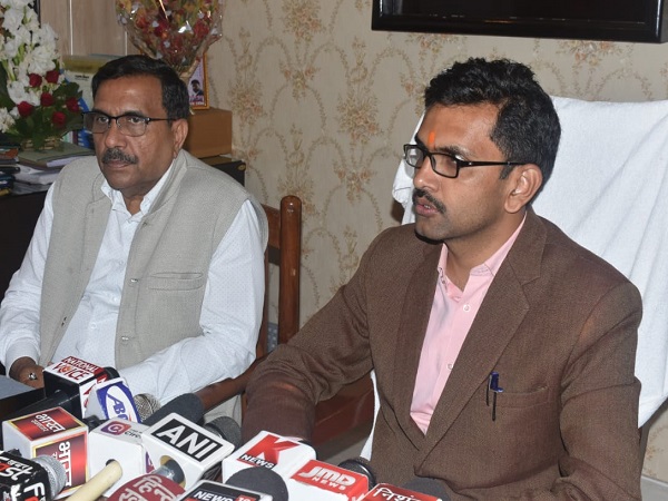 dm kanpur press confrence on korona virus advisery