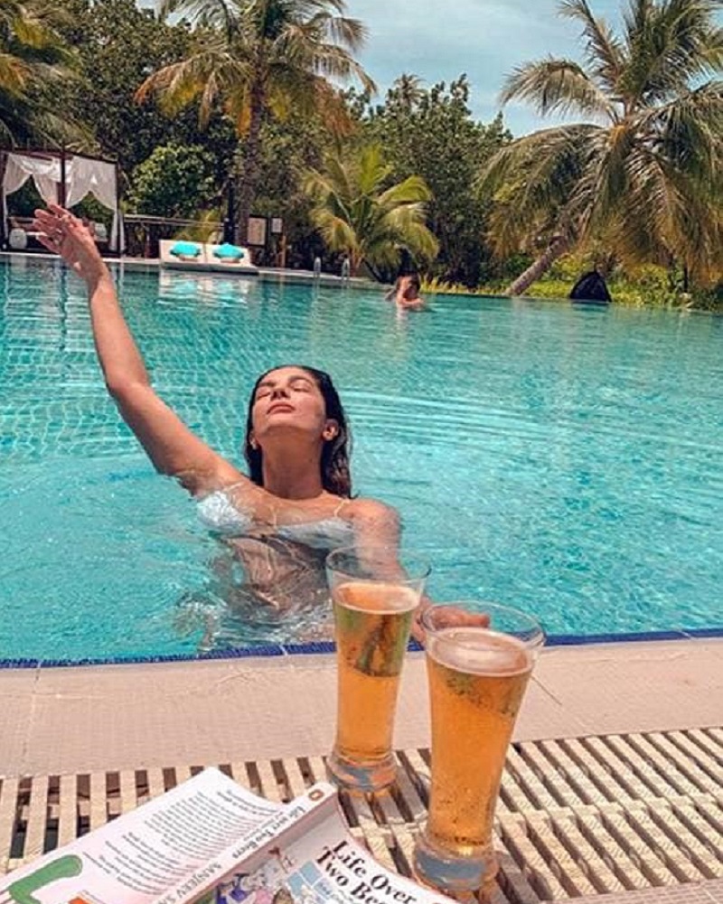 Actress Pooja Gaur's swimming pool photo of TV serial pledge