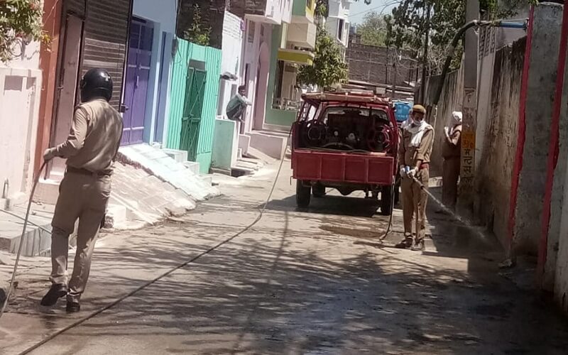 After first corona positive patient found in Banda, administration busy sanitizing area of ​​Gularnaka